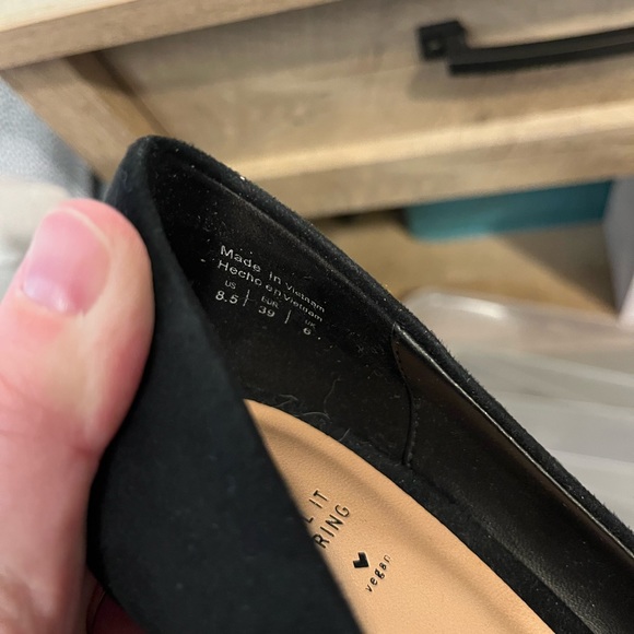 Black suede pumps 8.5 - Picture 2 of 4